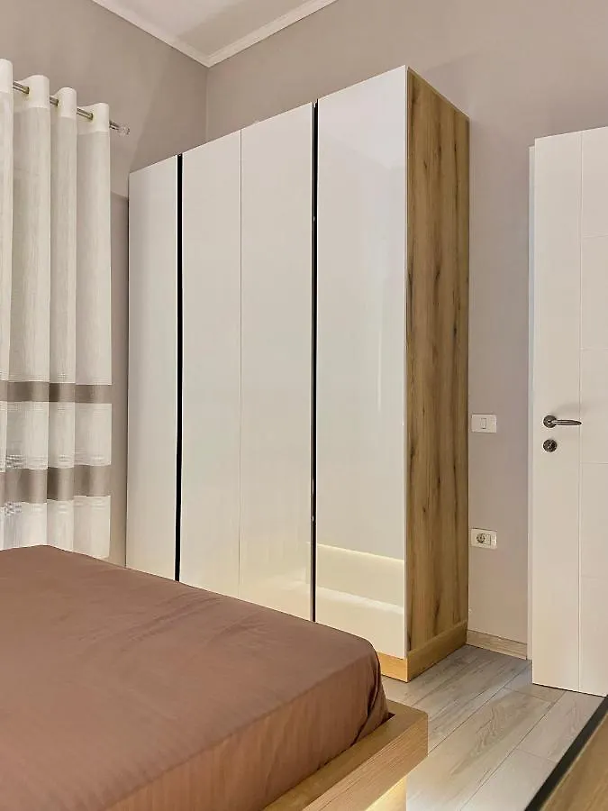 Newly Renovated One Bedroom Apartment In Tirana 0*,